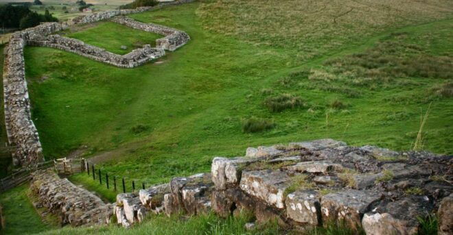 Hadrians Wall: 4-Hour Guided Tour - Exploring Roman History