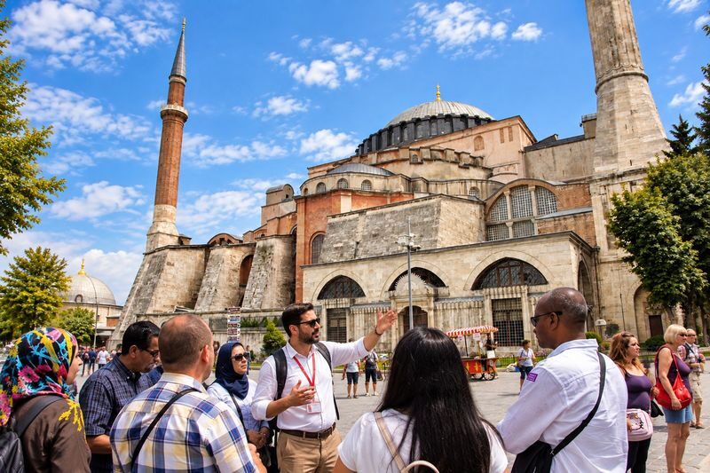 Hagia Sophia, Bosphorus Cruise, Blue Mosque, Balat, Pierre Loti Hill - A fast introduction to Istanbul’s big sights