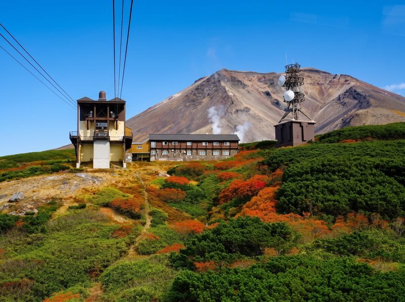 Hagoromo Falls & Daisetsuzan Full-Day Tour with Ropeway Ride - Guides and group pace make a difference