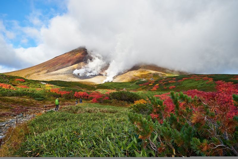 Hagoromo Falls & Daisetsuzan Full-Day Tour with Ropeway Ride - Who should book this Asahidake and falls day