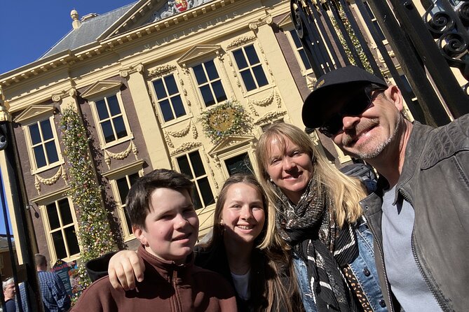Hague Outdoor Escape Game: The Heart of Old Town - Discover Heritage Buildings and Palaces