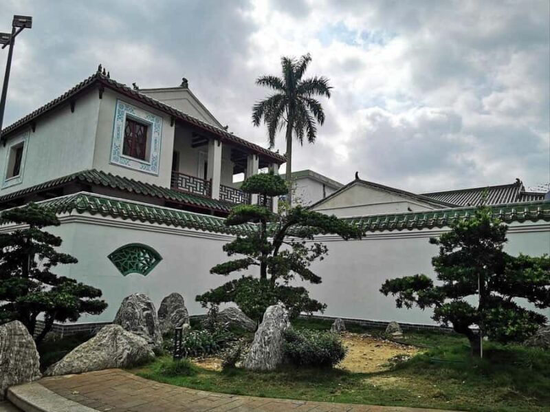 Haikou: Five Lords Temple and Qiongtai Academy Tour - Good To Know