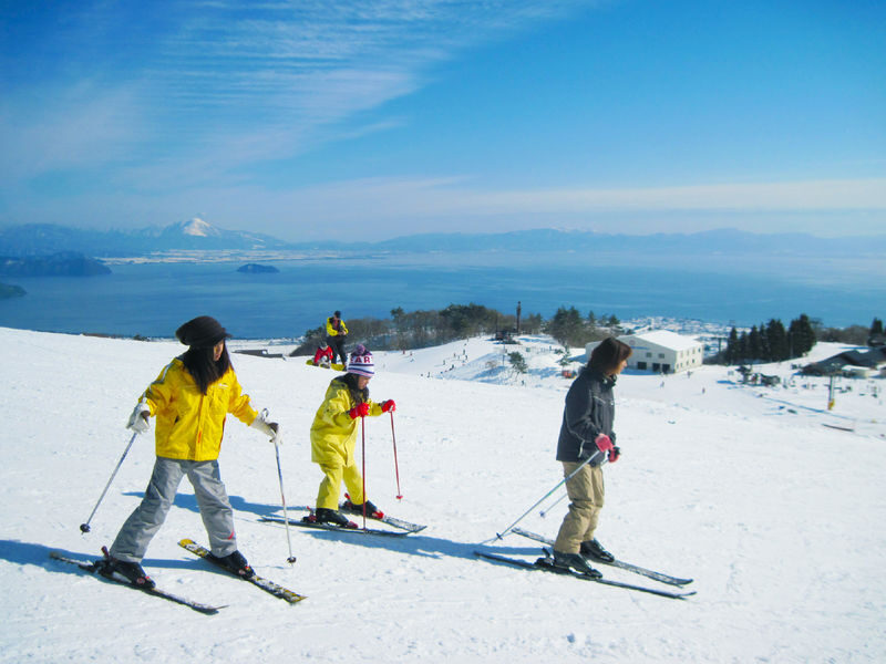 Hakodateyama Ski Resort Beginner Lesson & Snow Fun from Osaka - How the day unfolds, from Umeda to the slopes
