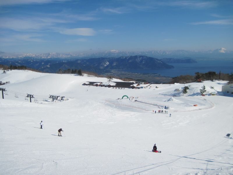 Hakodateyama Ski Resort Day Tour from Kyoto - What the resort offers