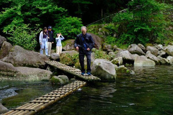 Hakone Hachiri: Old Tokaido Highway Hiking Tour - What to Bring