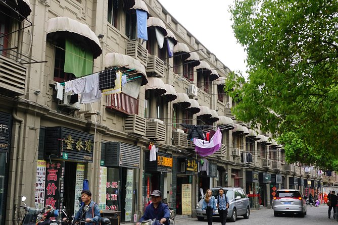 Half-Day Architectural Private Walking Tour With Authentic Food - Tour Overview
