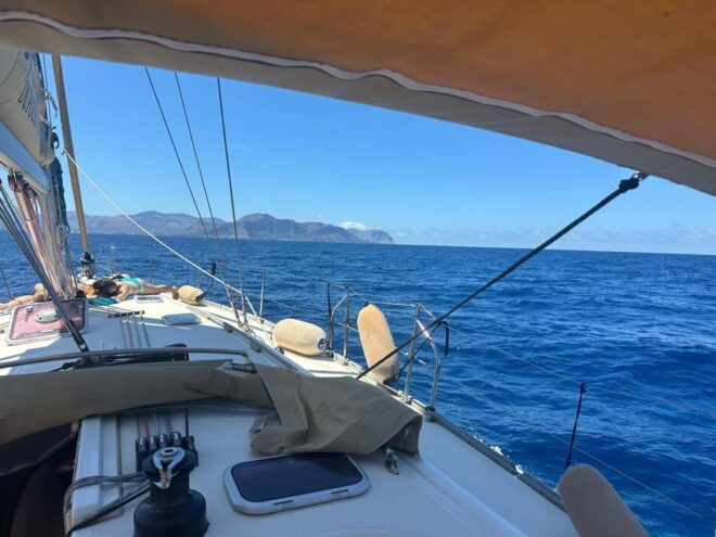 HALF DAY BOAT TOUR SAIL Palermo - Onboard Amenities
