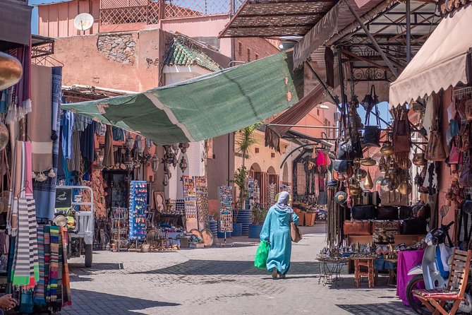 Half Day Colourful Souks Guided Tour - Expert Guided Tour