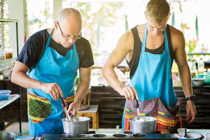 Half Day Cooking in Farm With Market Tour in Chiang Mai - Cooking Class Options and Menu