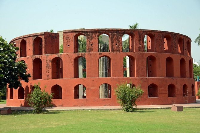 Half Day Delhi Walk Tour Includes Jantar Mantar, Agrasen Ki Baoli & Bangla Sahib - What To Expect & Accessibility
