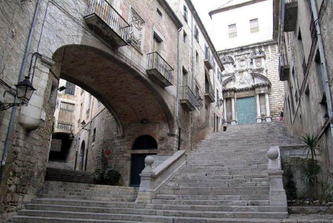 Half-Day Game of Thrones Walking Tour in Girona With a Guide - Pricing and Booking