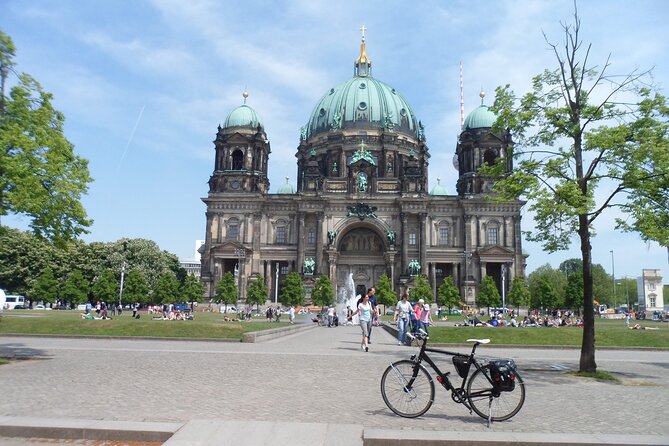 Half-Day Guided Bike Tour of Central Berlin's Highlights - Tour Itinerary