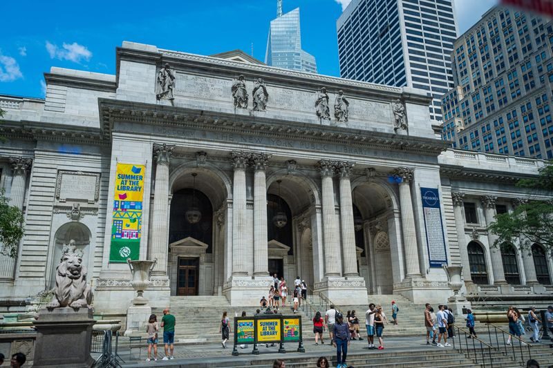 Half-Day Guided Bus Tour in New York - SoHo, Chinatown and the Financial District