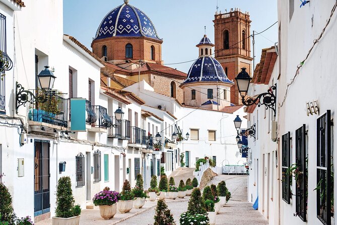 Half Day Guided Tour to Altea and Visit to Chocolate Factory - Personalized Experience