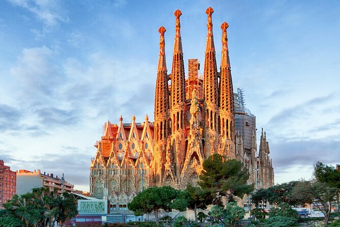Half Day Guided Tour To Sagrada Familia And Park Guell Barcelona - Overview of Sagrada Familia and Park Guell