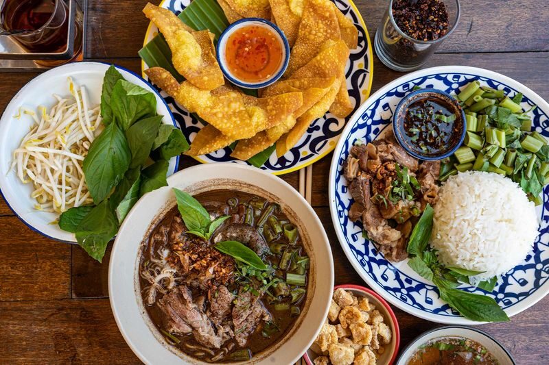 Half-Day Hidden Gems Food Experience - A lunchtime route for Thai-food regulars