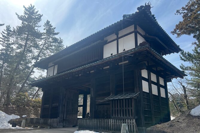 Half-Day Hirosaki Castle and Samurai House Tour With Guide - Tour Highlights
