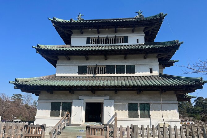 Half-Day Hirosaki Castle and Samurai House Tour With Guide - Expert Guides Insights