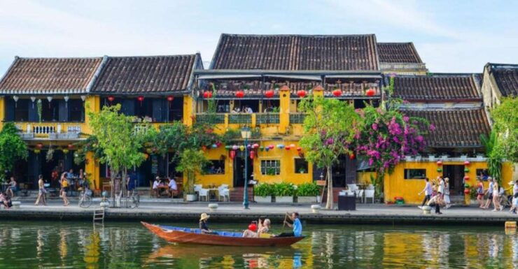 Half-Day Hoian Photo Tour With Lantern Release at Hoai River - Experience Itinerary