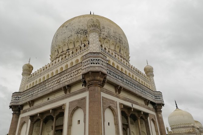 Half Day Hyderabad Tour to Golkonda Fort & Qutub Shahi Tombs in Private Car - Tour Highlights