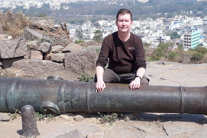 Half Day Hyderabad Tour to Golkonda Fort & Qutub Shahi Tombs in Private Car - Reviews and Ratings