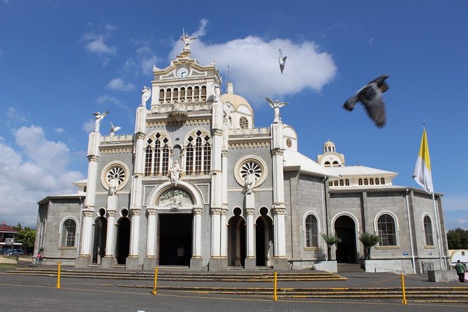 Half Day Irazu Volcano and Basilica of the Angels - Meeting and Pickup