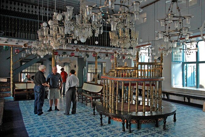 Half Day Kochi City Tour, a Kathakali Classical Dance Performance and Dinner - FAQs