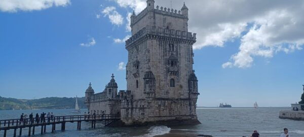 Half Day Lisbon Tour Small Group Through the City of 7 Hills - Hotel Pickup and Drop-off