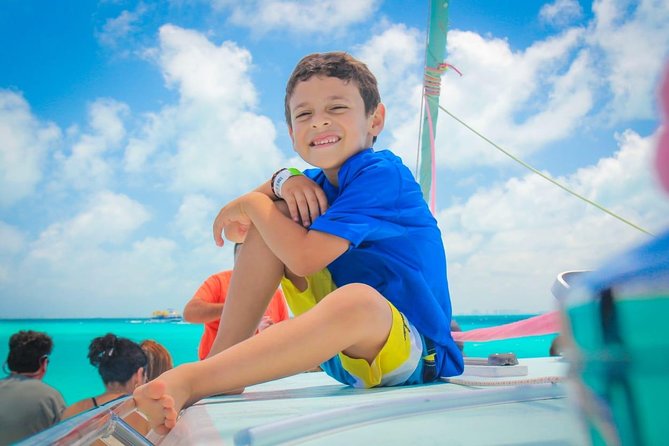 Half Day “LITE TOUR” to Isla Mujeres - Enjoying Mexican Nibbles and Drinks