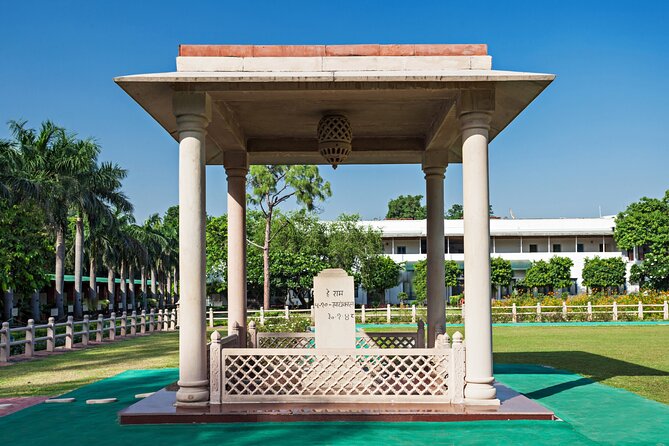 Half-Day Premium New Delhi Cycling Tour - Explore Its Glorious Past - Booking Information and Pricing