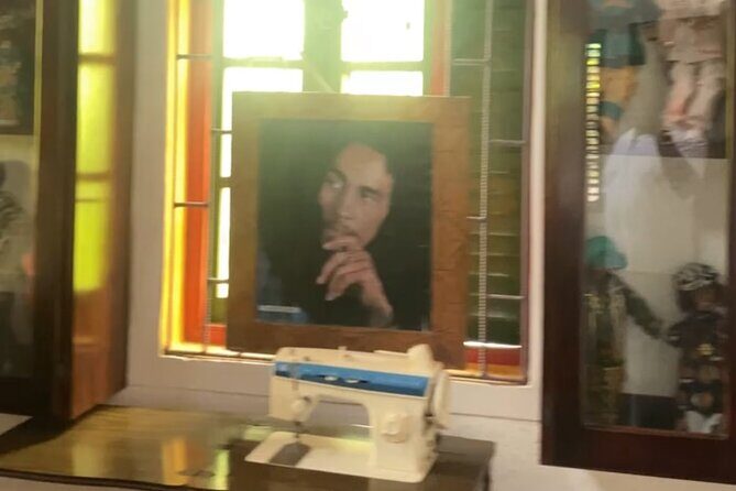 Half- Day Private Bob Marley 9 Mile and Dunns River Falls Tour - FAQ