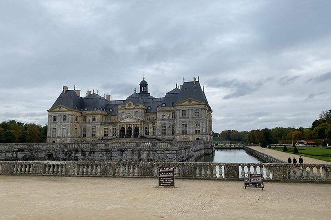 Half Day Private Castle Visit Vaux Le Vicomte 7 Hours - Customer Support and Inquiries