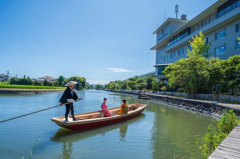 Half-Day Private Guided Yanagawa Canal Cruise and Grilled Eel Lunch - From Fukuoka, the train is part of the plan