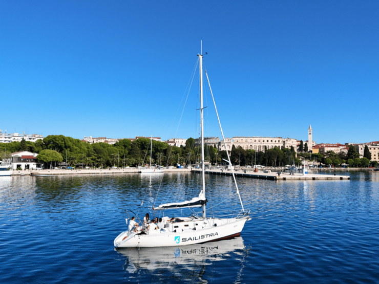 Half Day Private Sailing Experience In Pula - Experience Highlights
