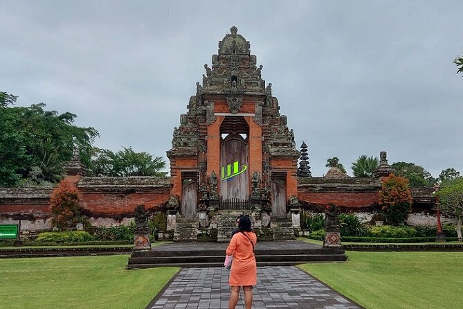 Half-Day Private Tour to Tanah Lot and Bali Royal Temple - Tour Highlights