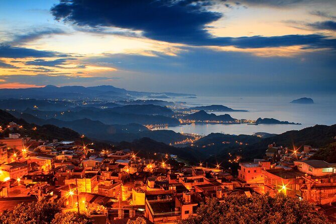 Half Day Private Tour to Yehliu Geopark & Jiufen by Night - The Experience: Comfort, Flexibility, and Authenticity