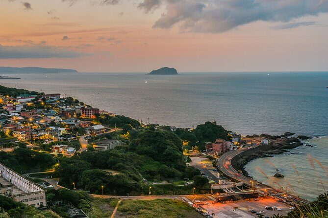 Half Day Private Tour to Yehliu Geopark & Jiufen by Night - Good To Know