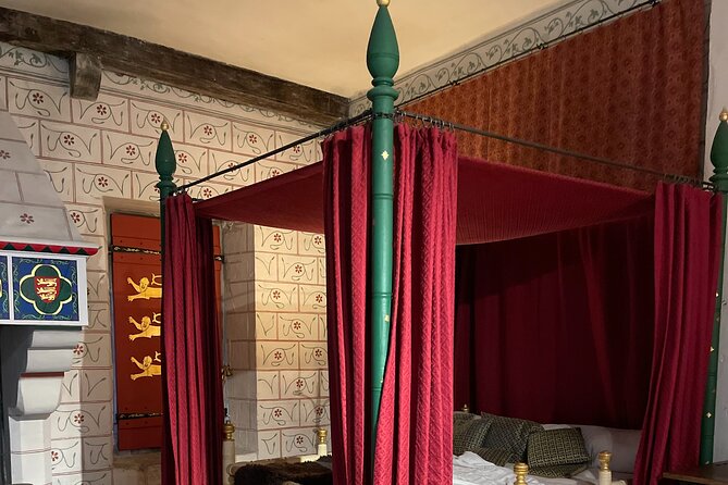 Half-day: Private Tower of London Tour for Families and Children - The Sum Up