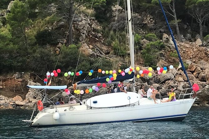 Half Day Sailing Excursion Along the Coast With Sunset - Private Sailing Adventure With Stunning Coastline Views