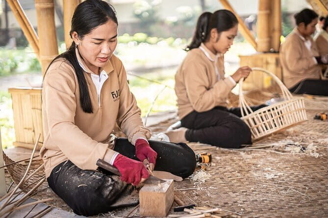 Half-Day Siem Reap Town Shopping Tour Plus local Meal - Why This Tour Works Well