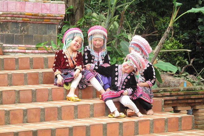 Half Day - Small Group - Doi Suthep Temple and Hmong Village Tour - Pickup Details