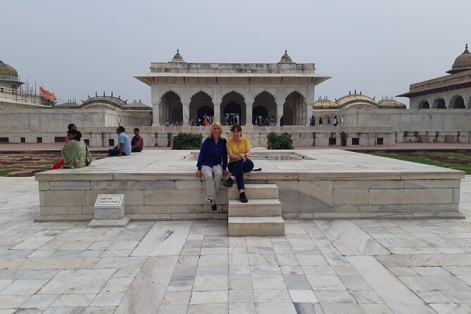 Half Day Sunrise Taj Mahal & Agra Fort Tour by TUK TUK - Meeting and Pickup Details
