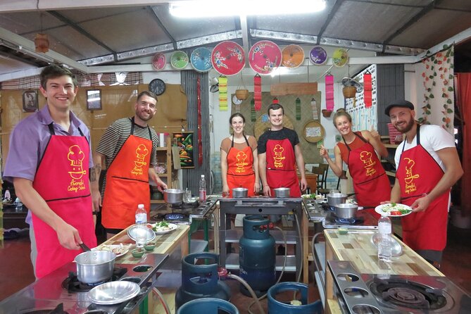 Half-Day Thai Cooking Class and Market Tour From Chiang Mai - What to Expect During the Cooking Class and Market Tour