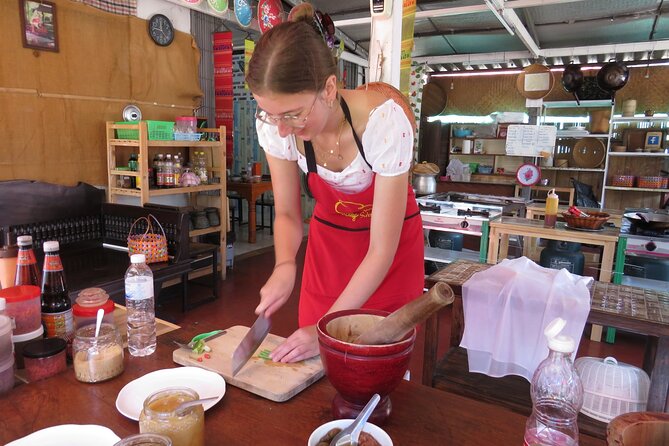 Half-Day Thai Cooking Class and Market Tour From Chiang Mai - Highlights of the Thai Cooking Class