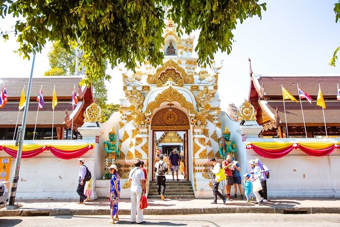 Half-Day Tour of Chiang Mai City Arts and Temples With Pick up - Common Questions