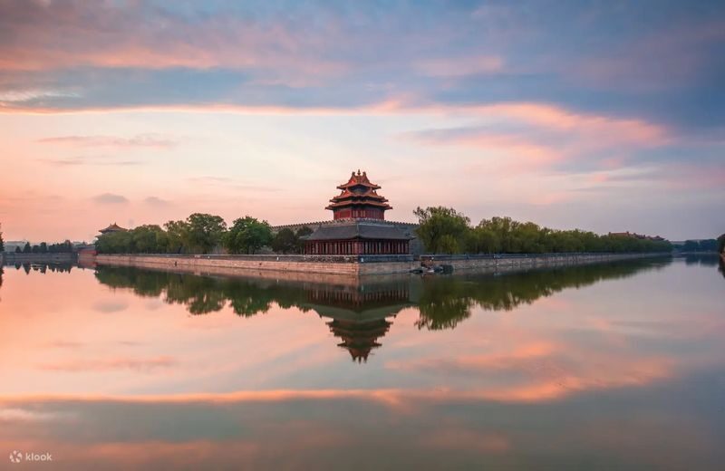 Half-Day Tour of the Forbidden City (Palace Museum) and Jingshan Park in Beijing - The residential palaces and Imperial Garden