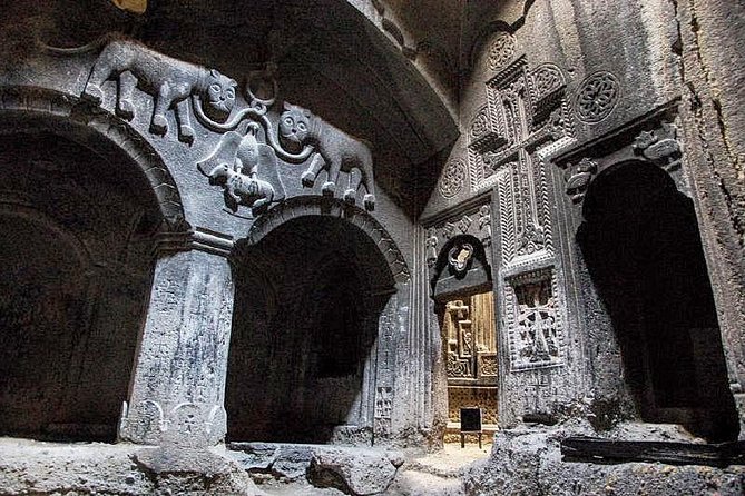 Half Day Tour to Garni, Geghard, Charentss Arch - Booking Details