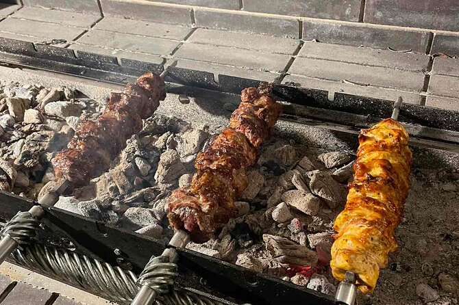 Half-Day Traditional Micro Restaurant in Santorini - Accessibility Information