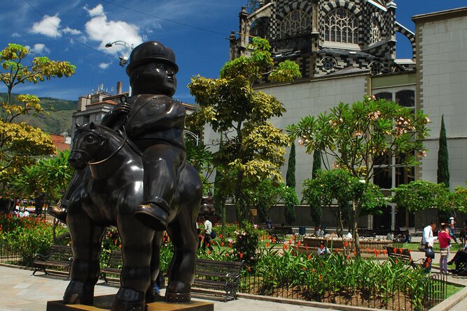 Half Day Transformation Tour and Comuna 13 in Medellin - What To Expect