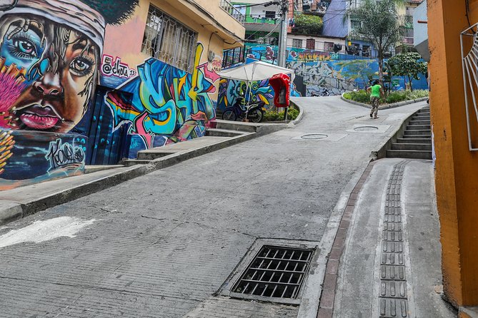 Half Day Transformation Tour and Comuna 13 in Medellin - The Sum Up